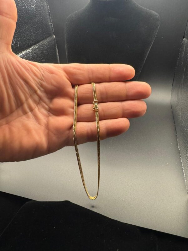 Cadena Tipo Curb Plana en Oro 18K — 20” - Imagen 2